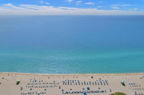 SOBE MONARCH-WALK TO THE BEACH - OCEAN DRIVE GOOD TIME HOTEL AND ANGLER HOTEL ACROSS THE STREET